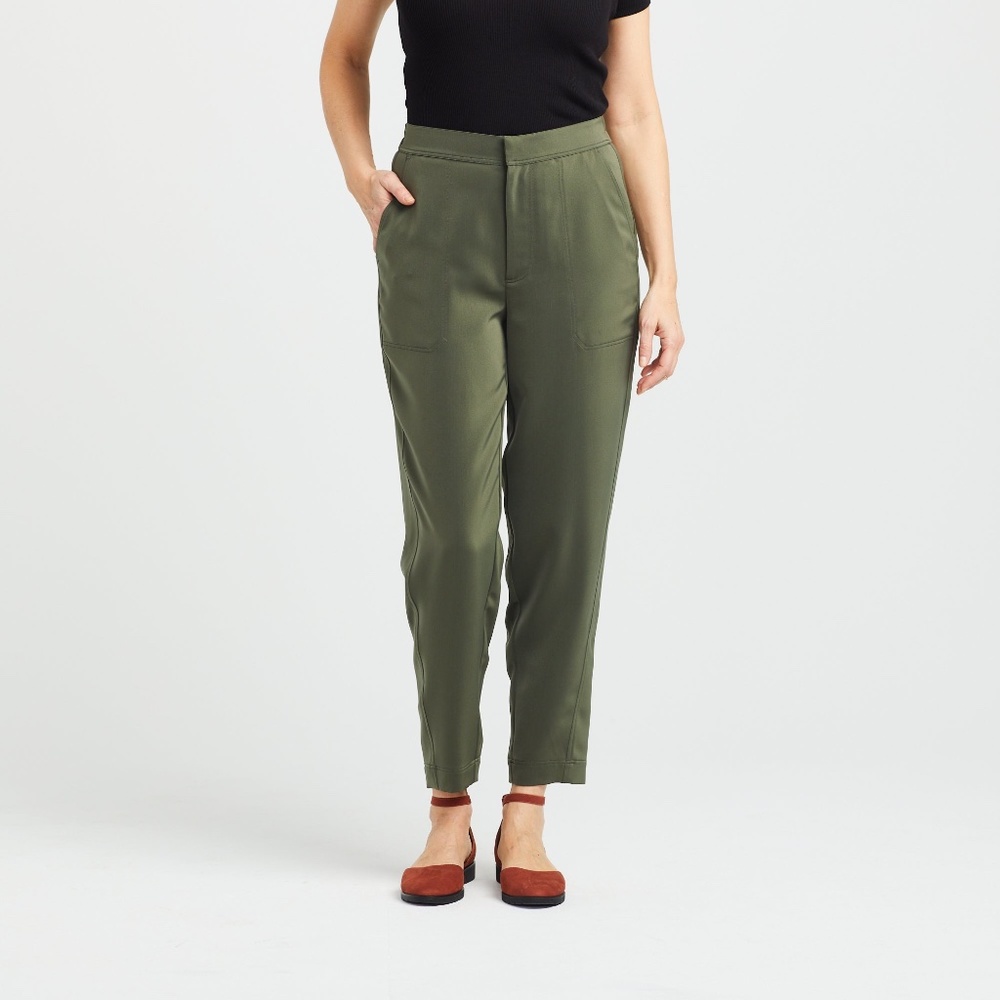 Brass Alpha Jogger in Olive Supreme Twill (Regular Length)